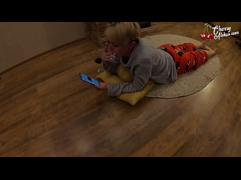 ❤️ Skør blondine suger kæmpe pik og hopper på den - analsex Russisk porno at da.onetubes.top